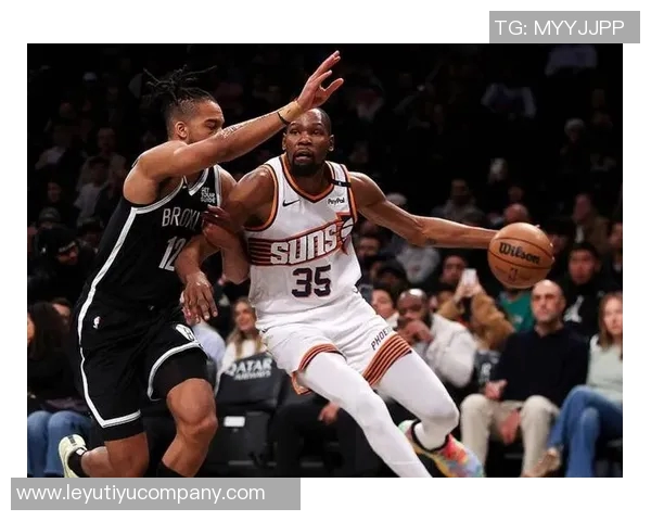 布克强调团队合作重要性力求避免单打独斗保持合理出手机会